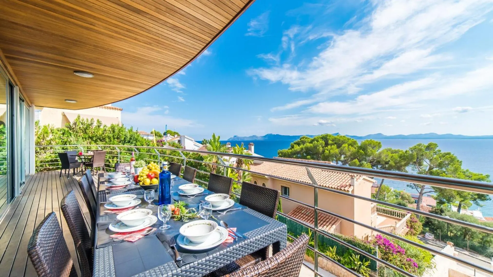 Villa In Alcudia With Jacuzzi